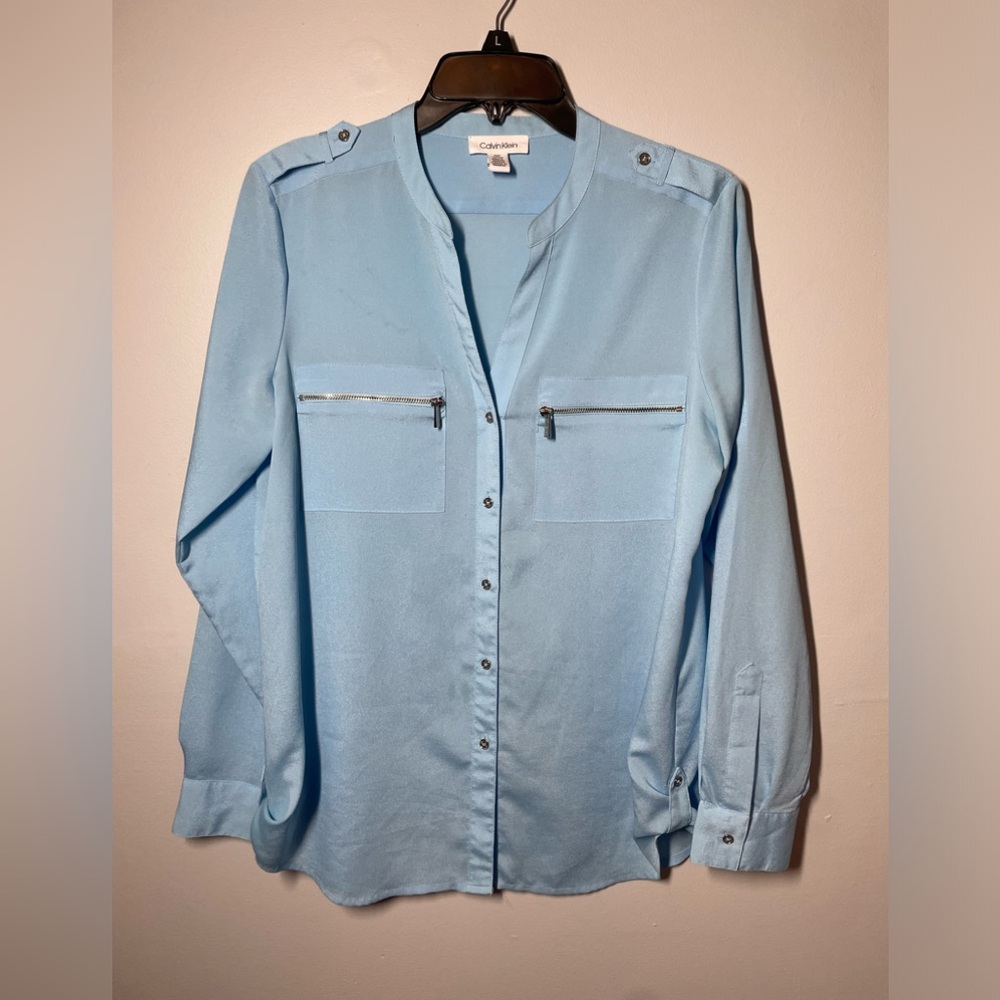 Calvin Klein Womens top! Size medium! Beautiful blue color! 💙